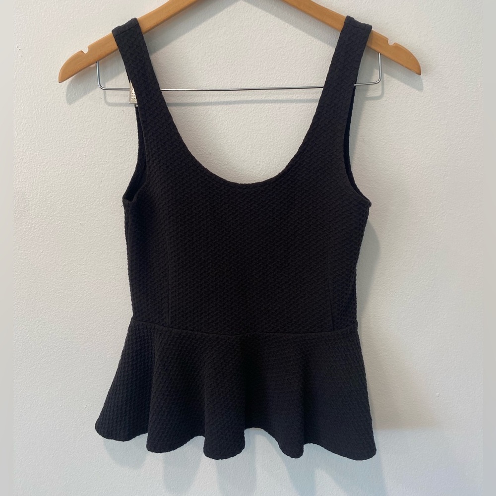 Ganni Black Textured Crop Top‎ Peplum
Hem Size XS